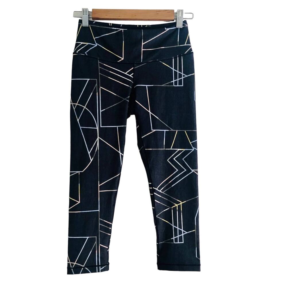 Prana Capri Leggings Women XS Black Geometric Print Yoga Activewear NWT - Picture 5 of 12
